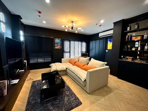 เช่า ณ รีวา เจริญนคร เฟอร์นิเจอร์ครบ ใกล้ Iconsiam