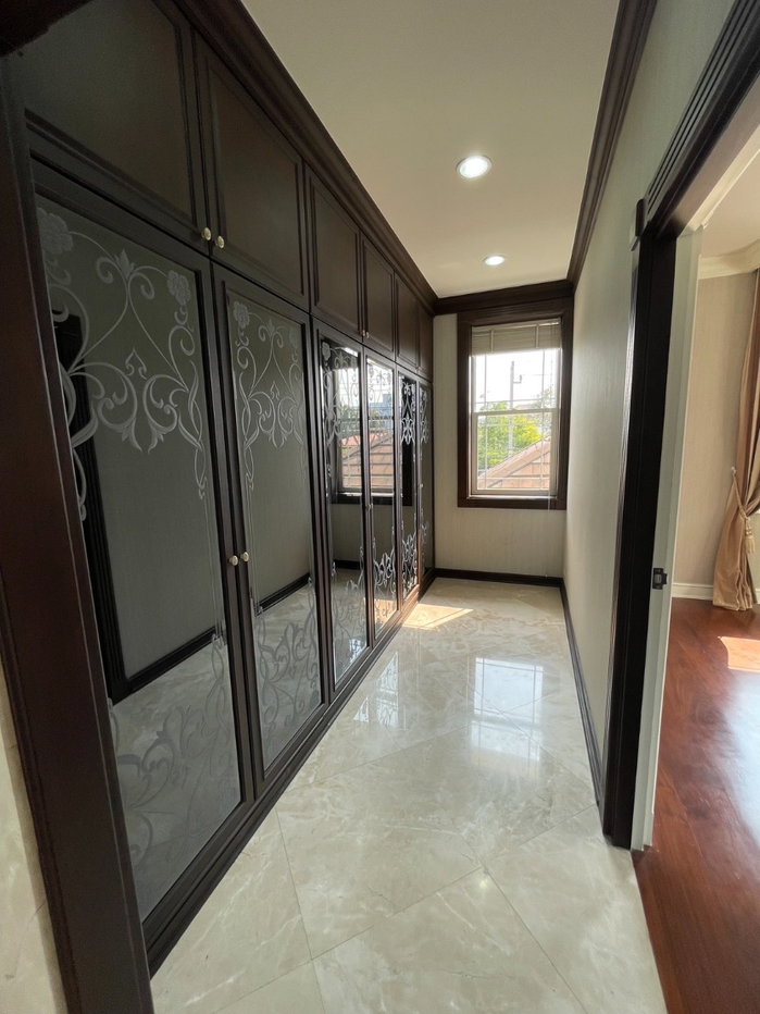 รูป ให้เช่าบ้านเดี่ยวหรูมากใจกลางเมืองซอยลาดพร้าว35 บนเนื้อที่  232 ตารางวา  บ้านพื้นหินอ่อนทั้งหลัง พื้นไม้ในห้องเป็นไม้สัก ทำเลสะดวกสบาย ว่างแล้วค่ะ - รูปที่ 8/47