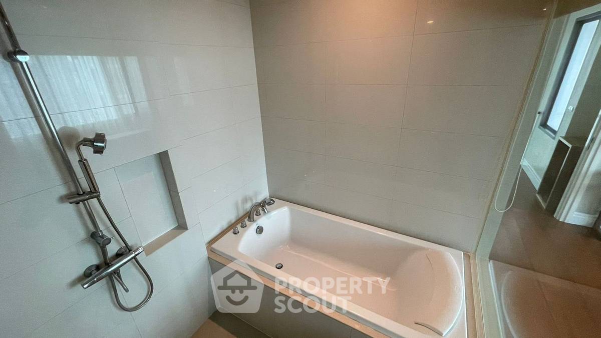 รูป คอนโด 3 ห้องนอน ชั้น 25 ขนาด 180 ตร.ม. Bright Sukhumvit 24 Condominium BTS พร้อมพงษ์ (ID 783019) - รูปที่ 18/20