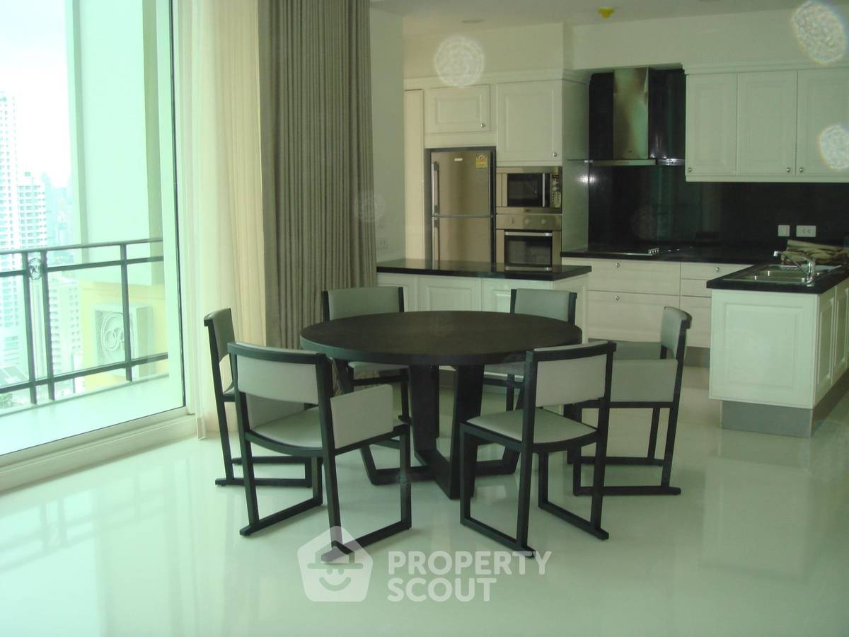 รูป คอนโด 2 ห้องนอน 112 ตร.ม. ชั้นสูง 20 ที่ Royce Private Residences ใกล้ MRT สุขุมวิท (ID 452753) - รูปที่ 4/17