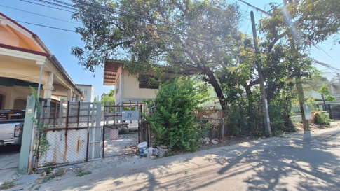 Land for sale, Laemthong Athletes Village, Krungthep Kreetha Road, near Si Phruetha School (N.987)