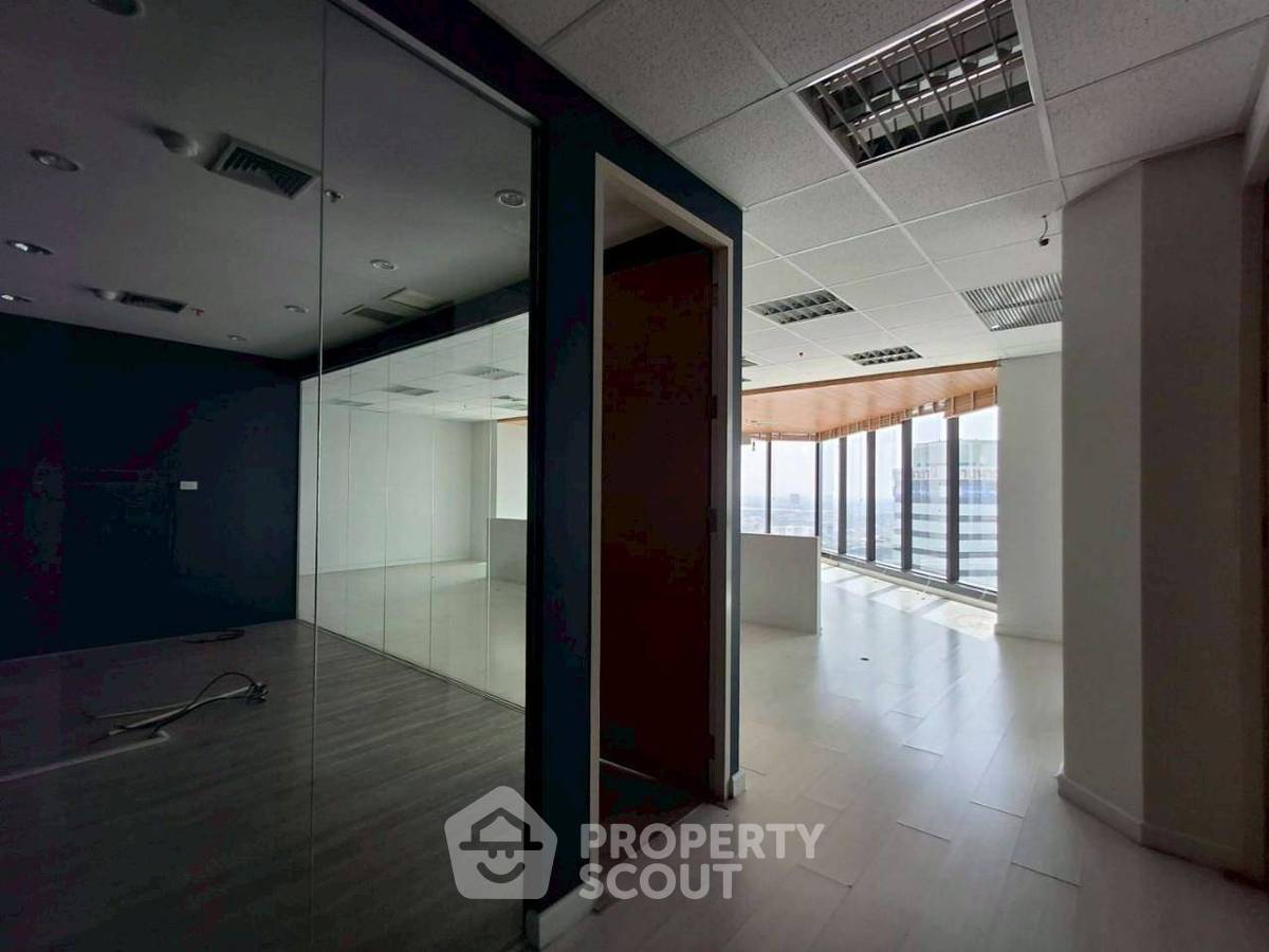 รูป คอนโด 4 ห้องนอน 186 ตร.ม. Central City East Tower ชั้นสูง (ID 1908445) - รูปที่ 14/18