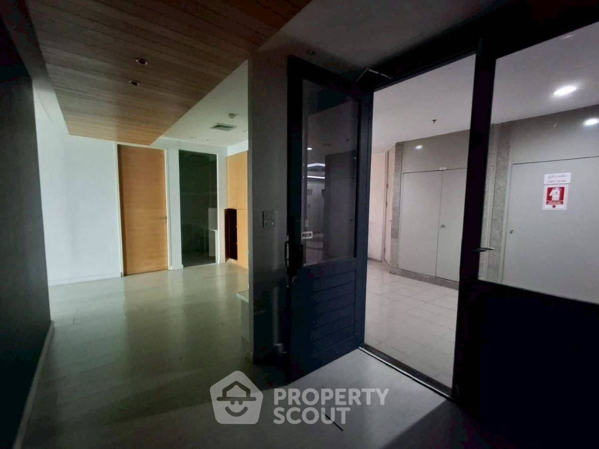 รูป คอนโด 4 ห้องนอน 186 ตร.ม. Central City East Tower ชั้นสูง (ID 1908445) - รูปที่ 10/18