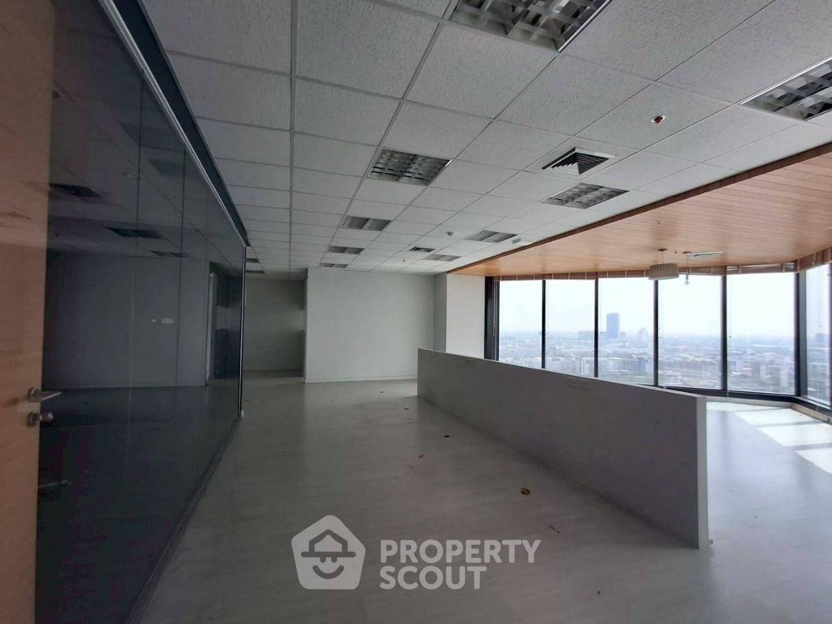 รูป คอนโด 4 ห้องนอน 186 ตร.ม. Central City East Tower ชั้นสูง (ID 1908445) - รูปที่ 4/18