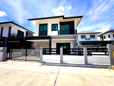 เช่าบ้านเดี่ยว ชลบุรี : UK01-285 ให้เช่าบ้านเดี่ยว 2 ชั้น  บ่อวิน ใกล้โรบินสัน - นิคมอีสเทิร์นซีบอร์ด | 3 ห้องนอน จอดรถ 2 คันบ้านใหม่ กำลังลงเฟอร์นิเจอร์ 38,000บาท/เดือน
