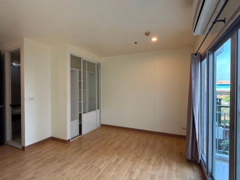 The Parkland Taksin Thapra【𝐒𝐄𝐋𝐋 & 𝐑𝐄𝐍𝐓】🔥ห้องนี้แต่งสไตล์เรียบง่ายแต่ใจฟูทุกมุม มุมพักผ่อนสุดชิลรอคุณอยู่🔥 ติดต่อไลน์ไอดี: @hacondo