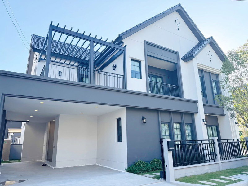 Houses for sale : Centro Bangna