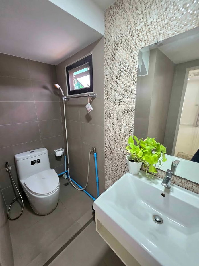 รูป UK01-326 ให้เช่าบ้านเดี่ยวหมู่บ้านมณีรินทร์ หนองยายบู่ : 3 ห้องนอน จอดรถได้ 2 คัน 25,000 บ./เดือน พร้อมเข้าอยู่ - รูปที่ 12/25