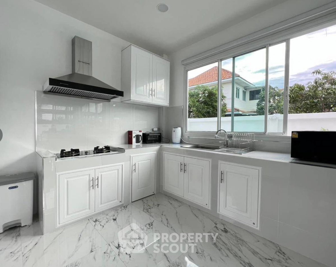 รูป บ้าน 5 ห้องนอน ให้เช่า 250 ตร.ม. ลำประทิว ลาดกระบัง กรุงเทพมหานคร (ID 2029889) - รูปที่ 8/14