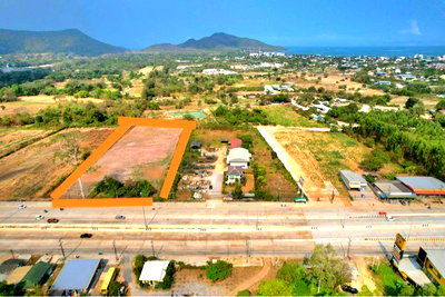 Land for sale Chonburi : land for sale (on Sukumvith road)