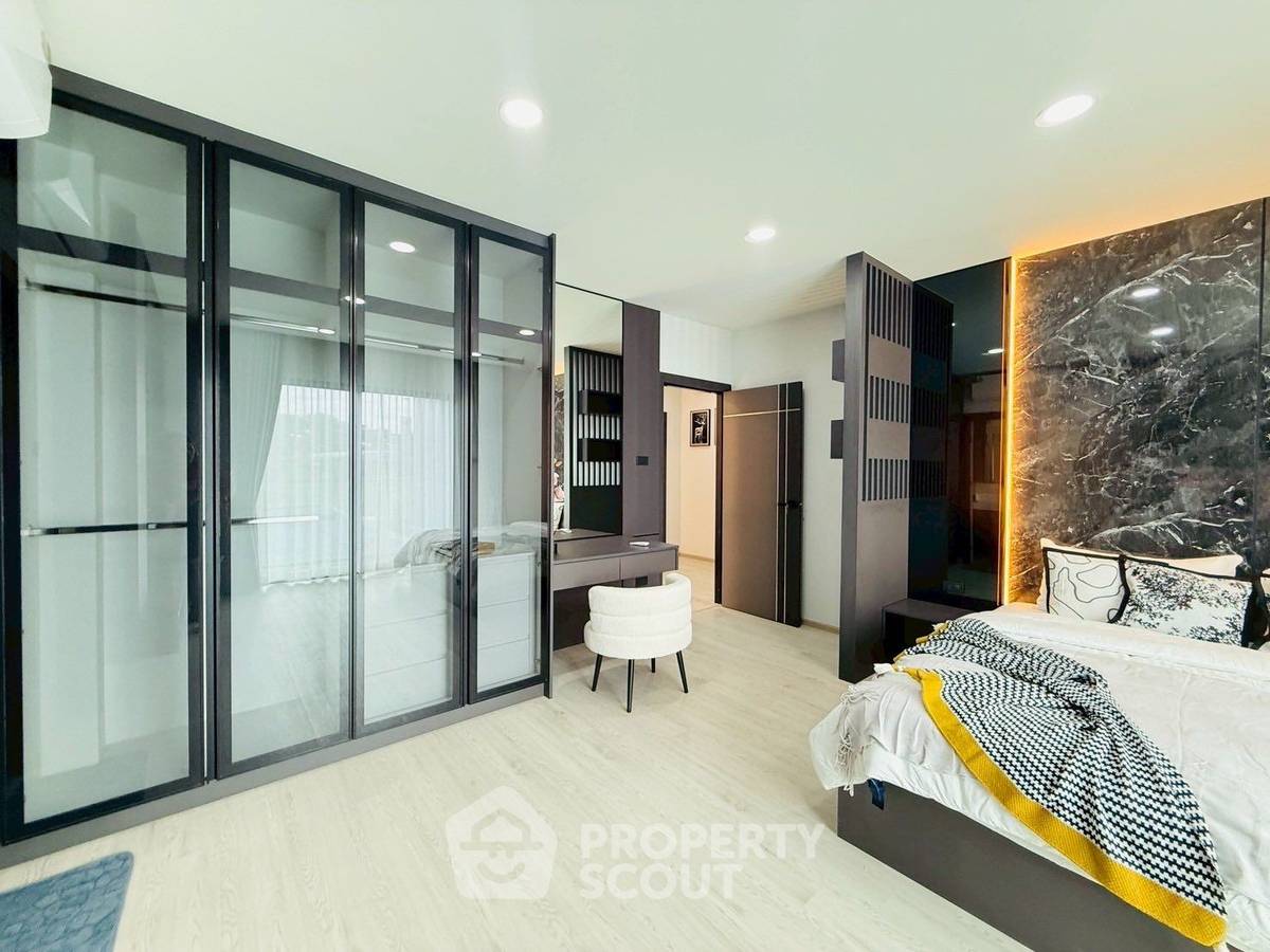 รูป บ้านเช่า 5 ห้องนอน ในพัทยา นาจอมเทียน-หนองปรือ บางละมุง ชลบุรี (ID 2232660) - รูปที่ 13/16