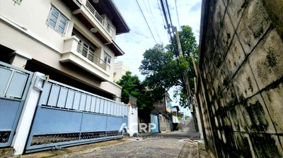 Townhouses for sale Suan Dusit University : For sale! 3-story townhouse in the heart of Ari, Soi Ari Samphan 8, Phaya Thai