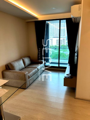 Condos for sale : Nice Room 2 Beds with Bathtub Good Location Shuttle Bus to BTS Thong Lo 850 m. at Vtara Sukhumvit 36 Condo / For Sale