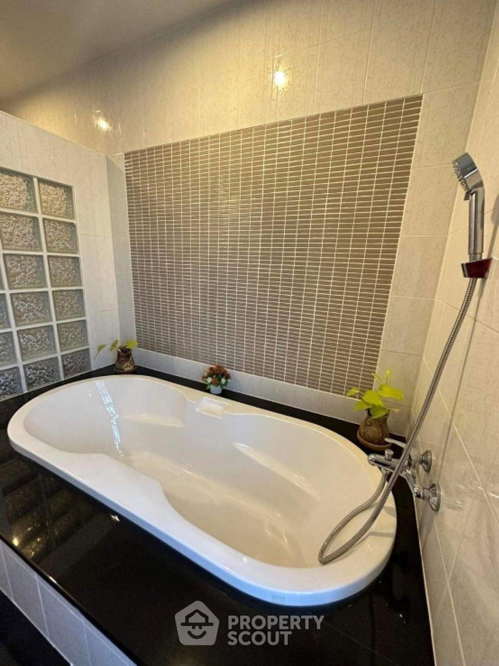 picture 5-Bed House For Sale Near Chalong, Phuket (494 Sqm) (ID 1809924) - 14/34