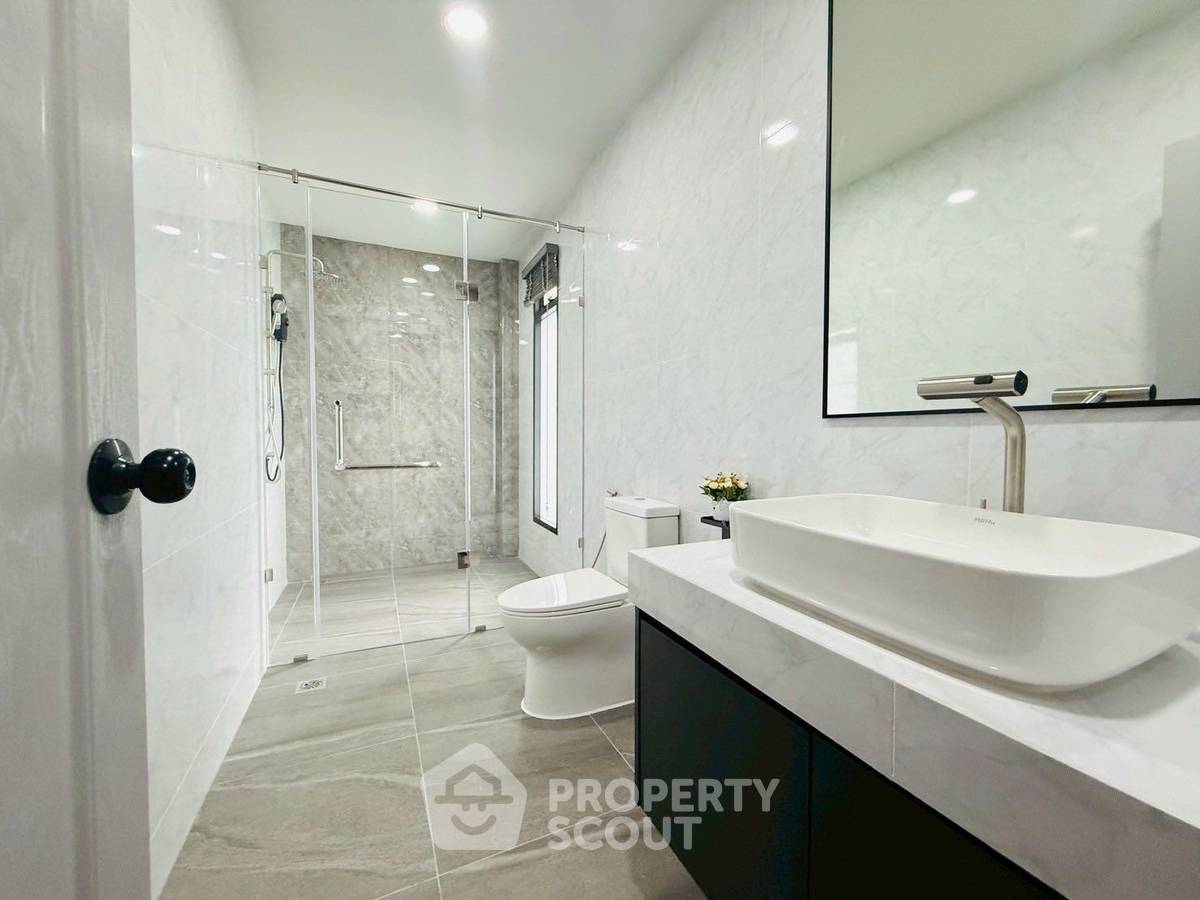 รูป บ้านเช่า 5 ห้องนอน ในพัทยา นาจอมเทียน-หนองปรือ บางละมุง ชลบุรี (ID 2232660) - รูปที่ 15/16