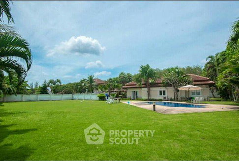 เช่าวิลล่า 4 ห้องนอน พื้นที่ใช้สอย 325 ตร.ม. ที่ Blue Tree Phuket (ทลาง) (ID 792267)
