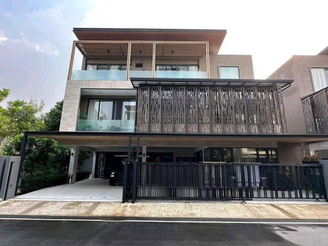 ให้เช่าบ้านเดี่ยว3ชั้นพร้อมลิฟต์โครงการหมู่บ้าน VANA RESIDENCE (หลังมุม)