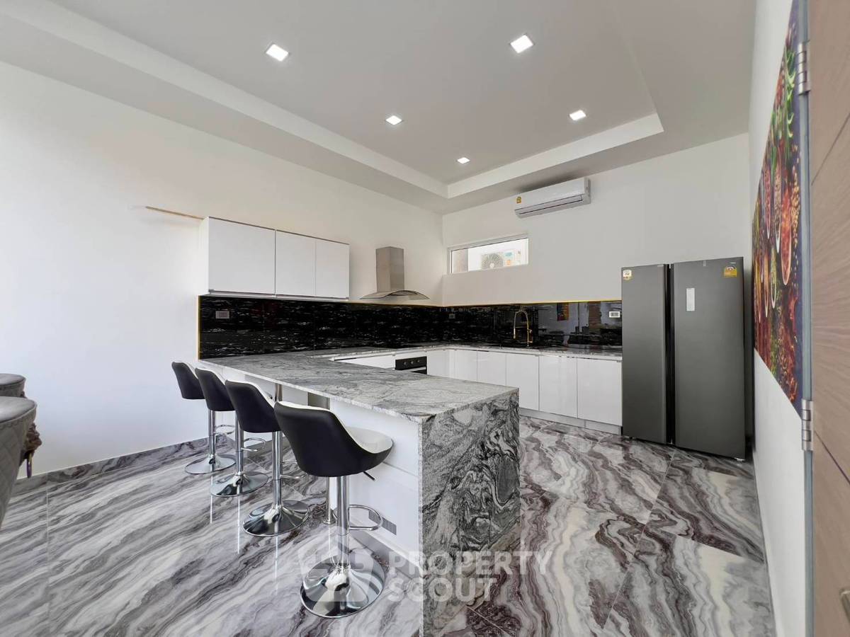 รูป บ้านเดี่ยว 6 ห้องนอน 220 ตร.ม. พร้อมเลี้ยงสัตว์ได้ ขาย ในหนองปรือ พัทยา (ID 2129469) - รูปที่ 6/18
