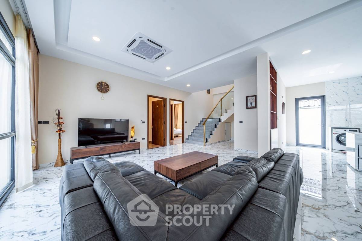 รูป บ้าน 7 ห้องนอน สำหรับขาย ใจกลางพัทยาใต้ เลี้ยงสัตว์ได้ (น้องประ) (ID 2234412) - รูปที่ 25/26