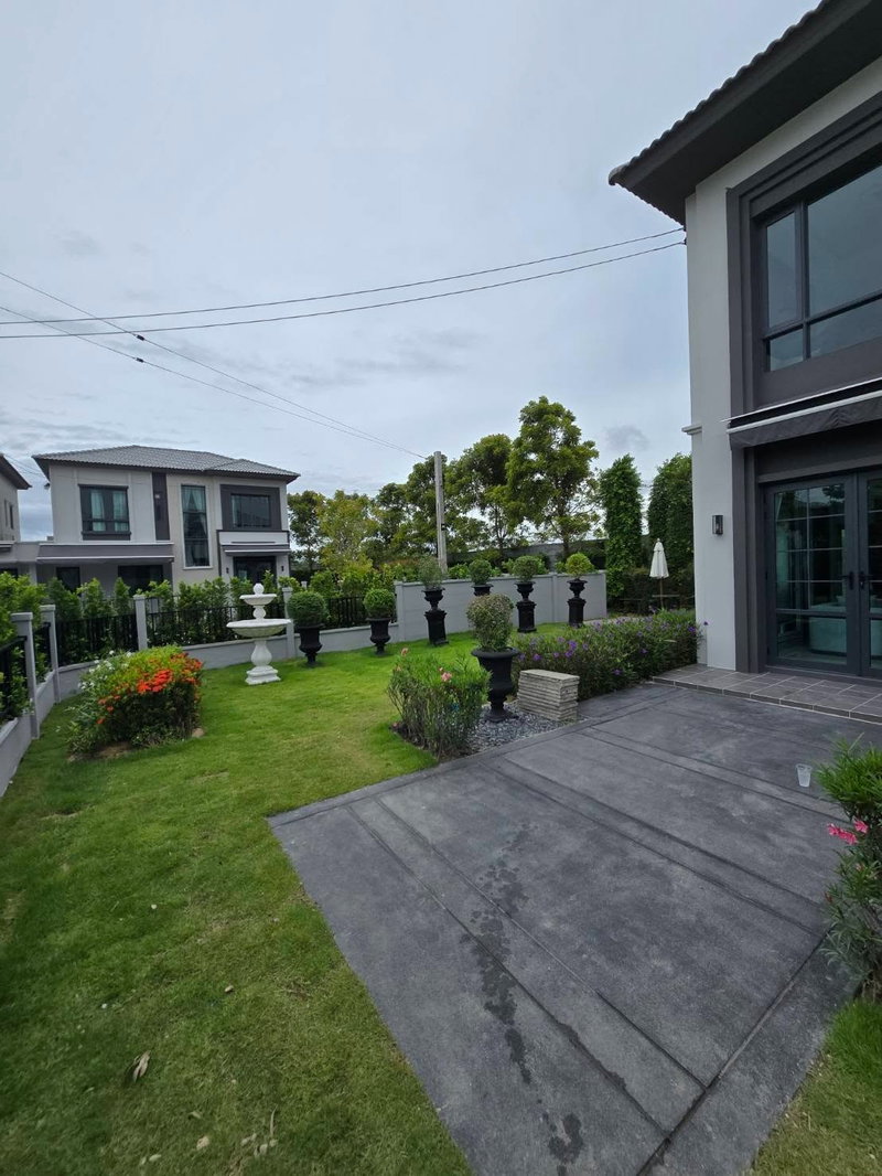 Houses for rent : House for rent Grande Pleno Sukhumvit-Bangna, ready to move in. If interested, contact Line @goodmanpro or call 0999029192.