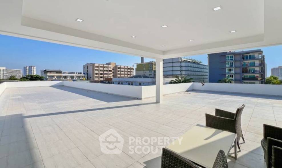 รูป บ้านเดี่ยว 6 ห้องนอน 220 ตร.ม. พร้อมเลี้ยงสัตว์ได้ ขาย ในหนองปรือ พัทยา (ID 2129469) - รูปที่ 18/18