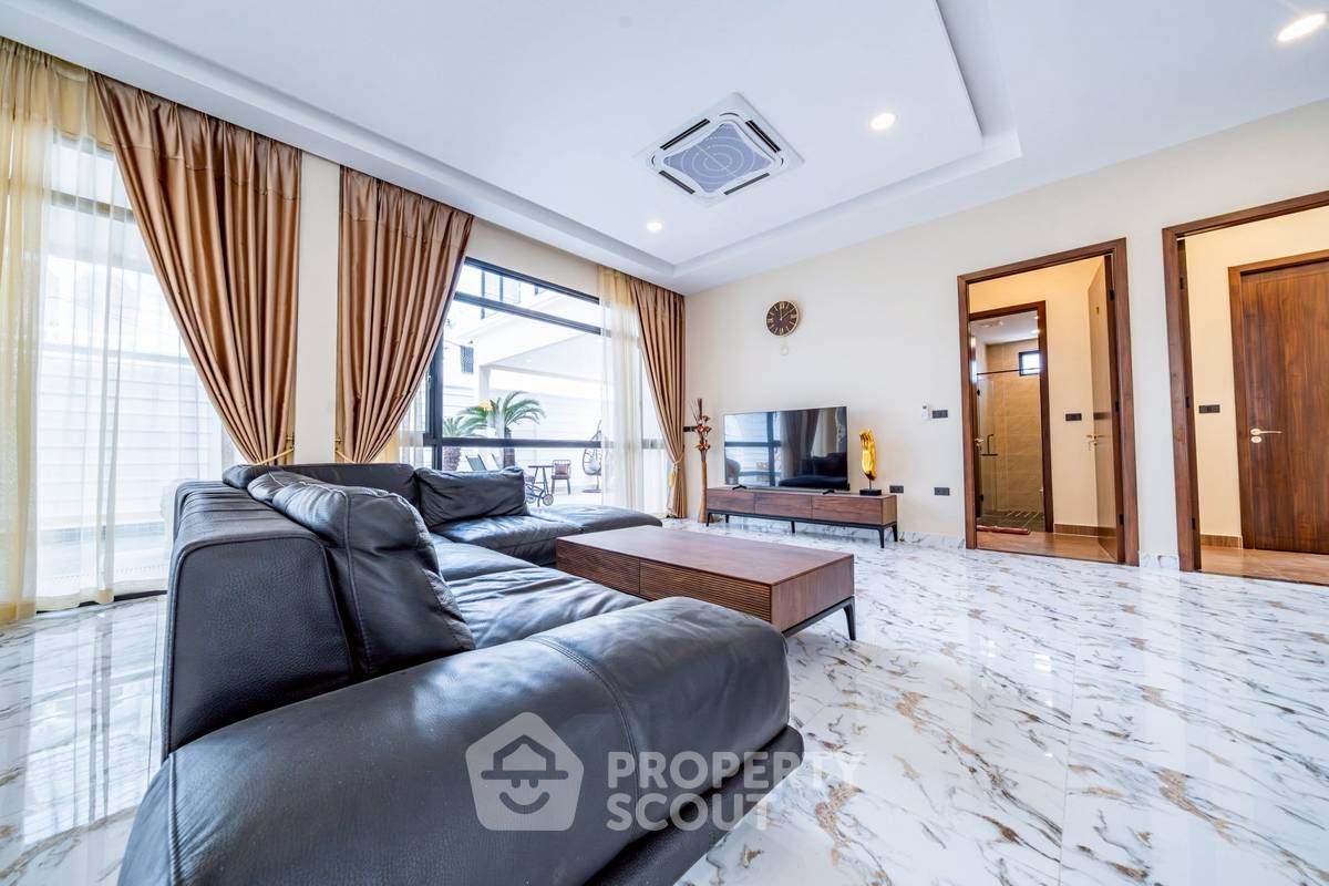 รูป บ้าน 7 ห้องนอน สำหรับขาย ใจกลางพัทยาใต้ เลี้ยงสัตว์ได้ (น้องประ) (ID 2234412) - รูปที่ 6/26