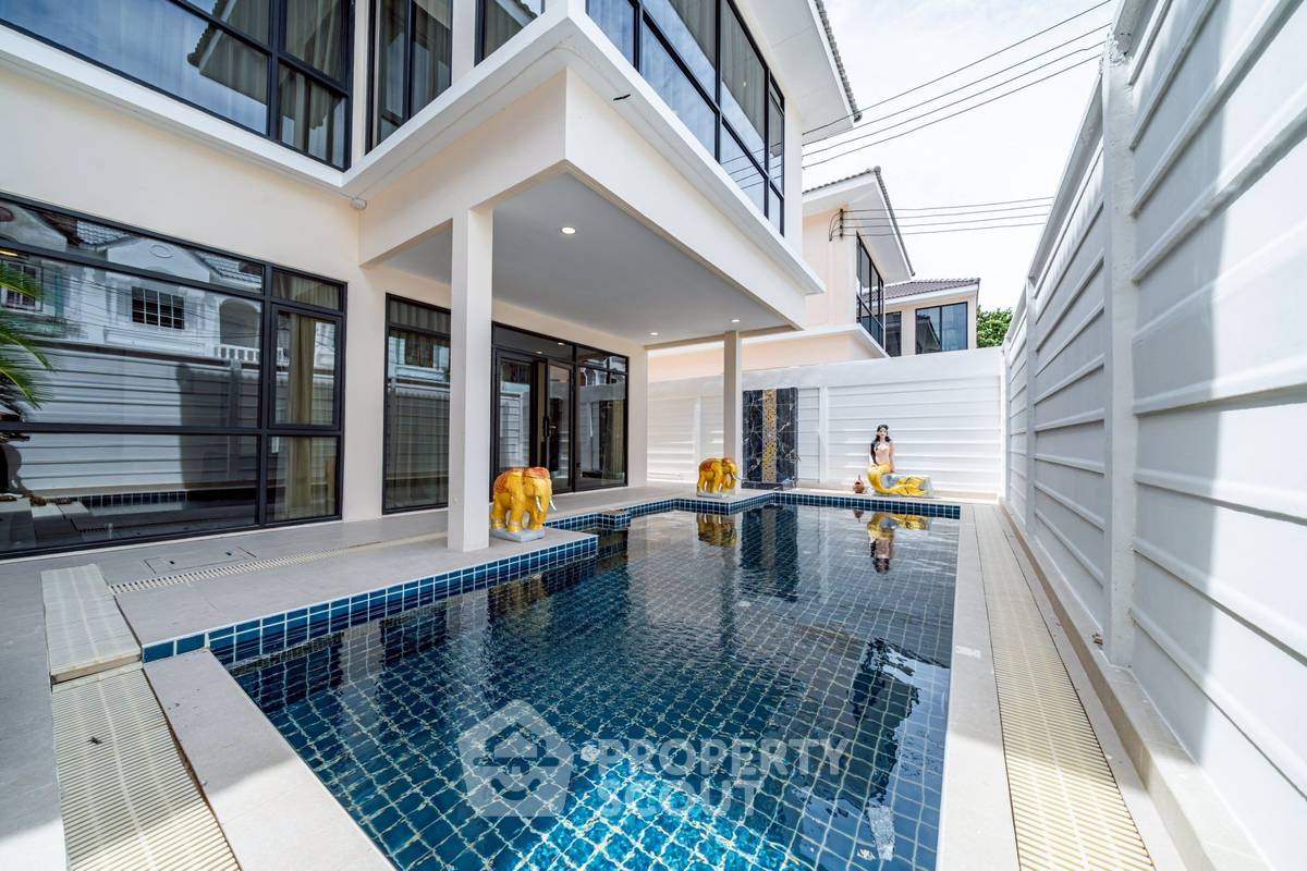 รูป บ้าน 7 ห้องนอน สำหรับขาย ใจกลางพัทยาใต้ เลี้ยงสัตว์ได้ (น้องประ) (ID 2234412) - รูปที่ 1/26