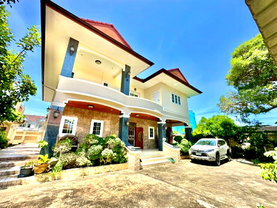 บ้านเดี่ยว ตลาดปลาบางแสน : Luxury Home ใกล้ชายหาดบางแสน ทำเลพรีเมียม ตกแต่งพร้อมเข้าอยู่ 