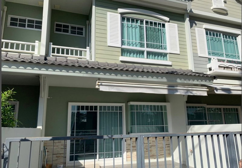 บ้านแฝดให้เช่า : หมู่บ้าน  อินดี้ บางนา กม.7  ใกล้ IKEA , Mega Bangna 25,000/เดือน 📌