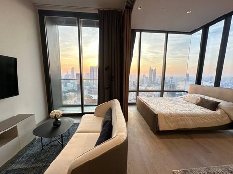 Ashton Silom【𝐑𝐄𝐍𝐓】🔥โมเดิร์นลักชัวรี่ เส้นสายเฉียบ สไตล์คนรุ่นใหม่🔥 ติดต่อไลน์ไอดี: @hacondo