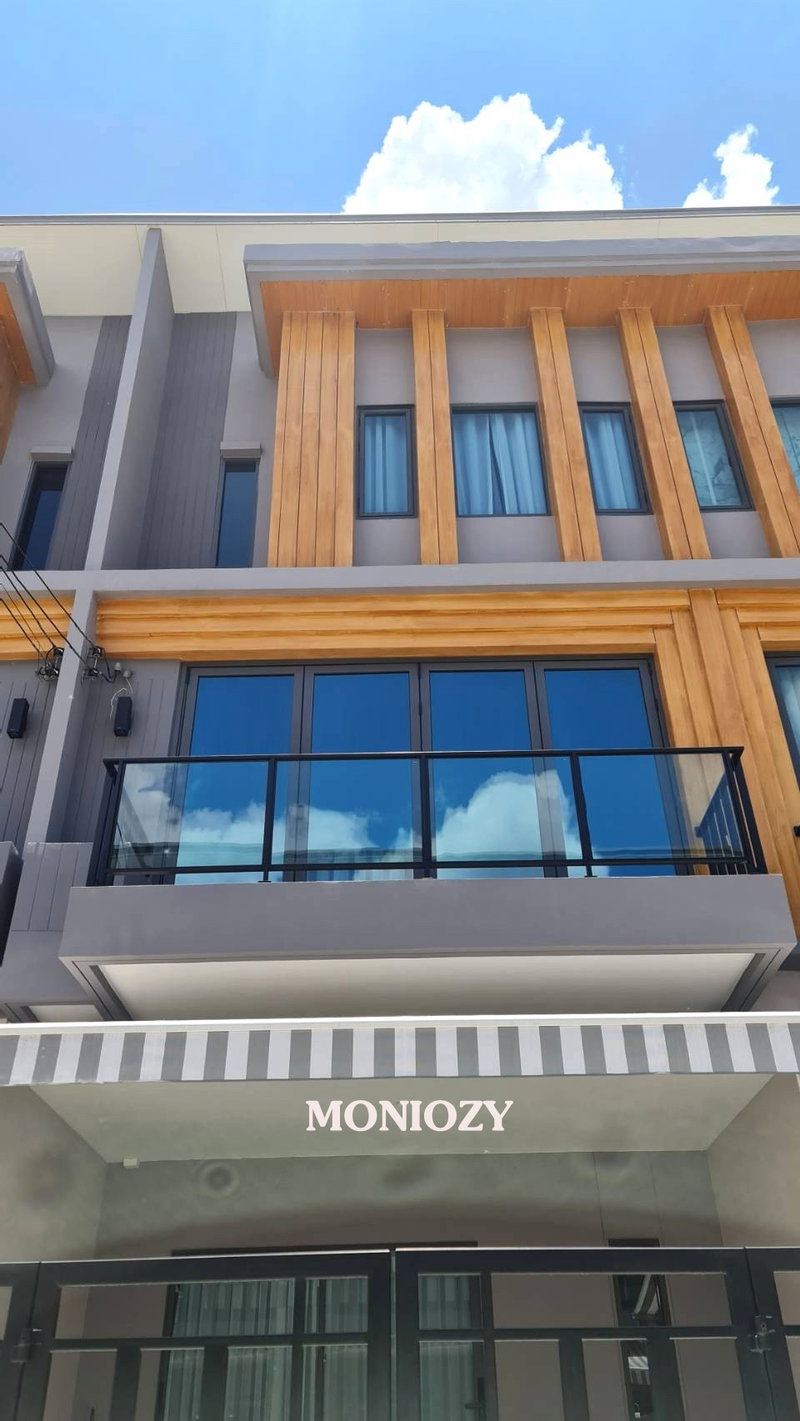 Houses for rent : New House For Rent : Premium 3.5-Storey Townhome – EIGEN Rama 9 – Srinakarin