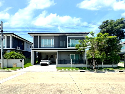 Houses for sale : Brand New Perfectly Maintained Dream Home For Sale at Centro Bangna–Srinakarin, 67.3 Sq.W, 4BR 4BA near Mega Bangna