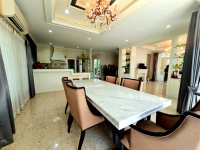 Houses for sale Lotus's north ratchapruek : Luxury Detached House for Sale in the Prestigious Laddarom Ratchaphruek - Rattanathibet 2 Project,  Move-in Ready