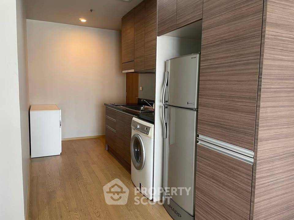 รูป ห่าง BTS พร้อมพงษ์ 200 เมตร | ห้อง 2 ห้องนอน ชั้น 18 Noble Refine Prompong (ID 1957645) - รูปที่ 7/12