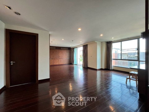 คอนโด 3 ห้องนอน 123 ตร.ม. ซื้อขายที่ CLICK CONDO Modern Sukhumvit 65 ใกล้ BTS เอกมัย 400 ม. (ID 2237302)