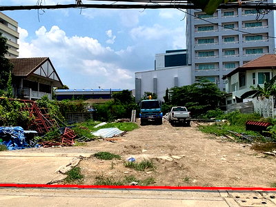 ที่ดิน ม.ราชภัฏจันทรเกษม : ขายที่ดินเปล่า ซ.รัชดาภิเษก 32 ใกล้รถไฟฟ้าใต้ดิน ลาดพร้าว ขนาด 191.6 ตารางวา ถมแล้ว เหมาะสร้างบ้านพักอาศัย