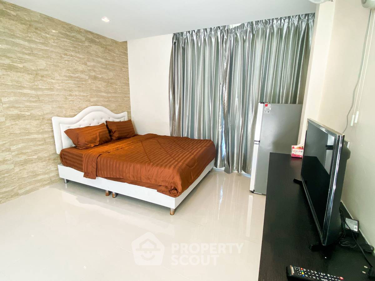 picture 5-Bedroom House For Sale In Phratamnak, Nong Prue, Near Chonburi (ID 2127405) - 29/42