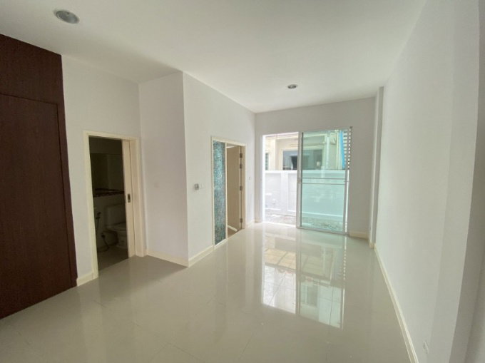 รูป 🏠 ขายทาวน์เฮ้าส์ บ้านกลางเมือง ลาดพร้าว 101 💰 ราคา 4.70 ล้านบาท | เนื้อที่ 20 ตร.ว. - รูปที่ 5/14