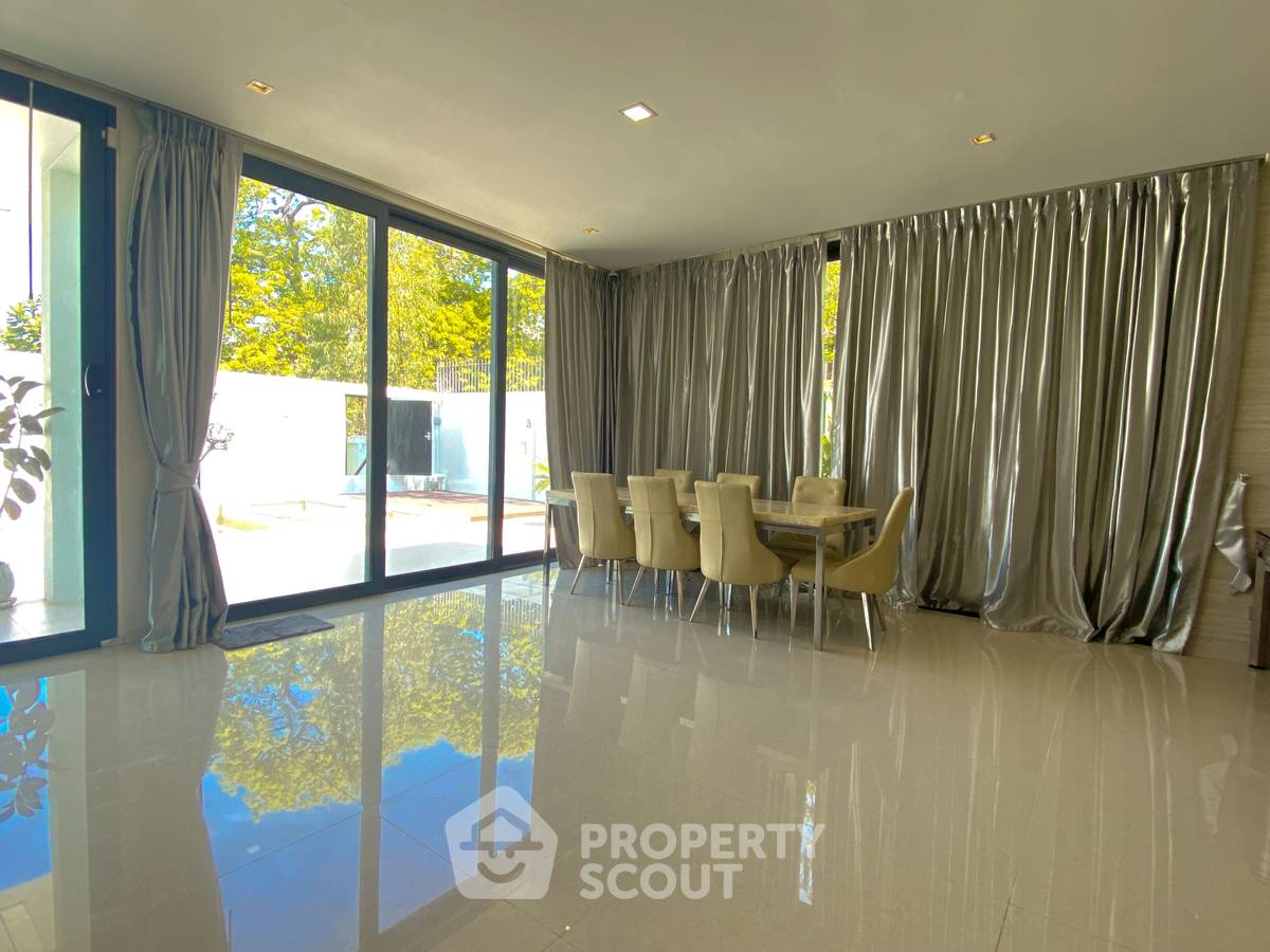 picture 5-Bedroom House For Sale In Phratamnak, Nong Prue, Near Chonburi (ID 2127405) - 14/42