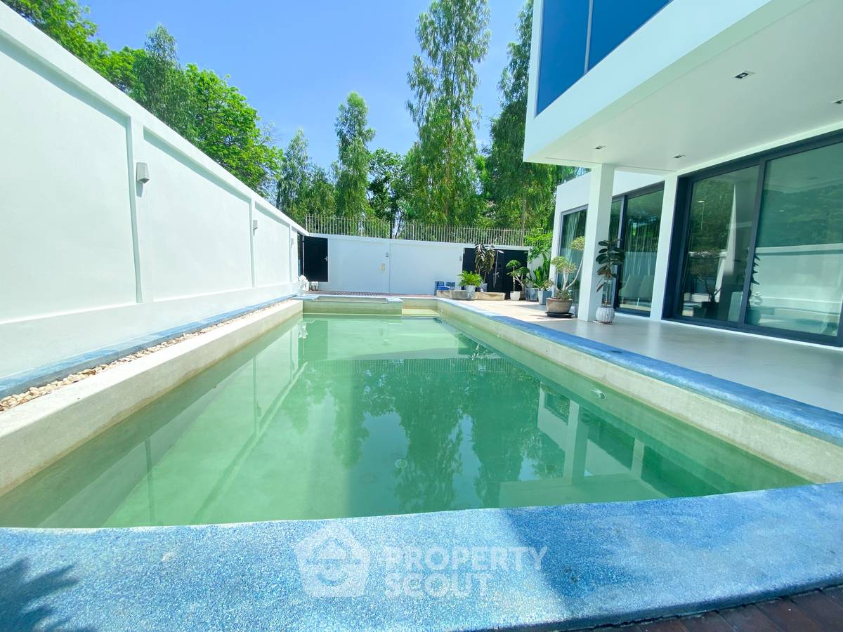 picture 5-Bedroom House For Sale In Phratamnak, Nong Prue, Near Chonburi (ID 2127405) - 7/42