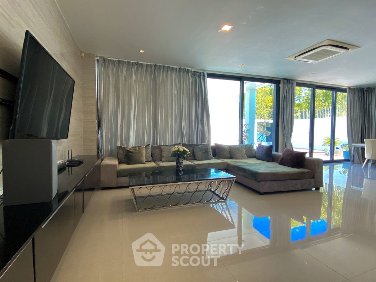 picture 5-Bedroom House For Sale In Phratamnak, Nong Prue, Near Chonburi (ID 2127405) - 4/42