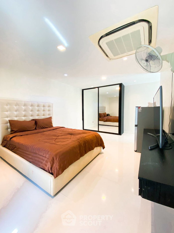 picture 5-Bedroom House For Sale In Phratamnak, Nong Prue, Near Chonburi (ID 2127405) - 28/42