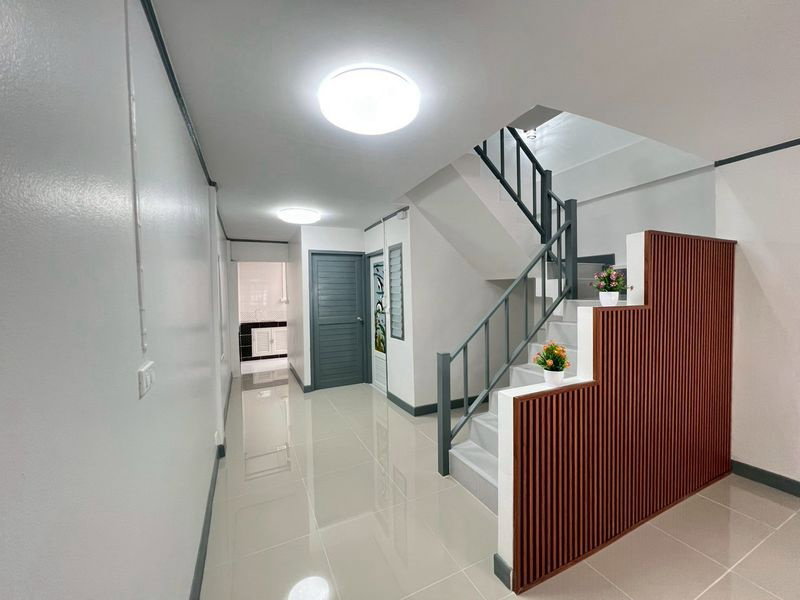 รูป 🏡 ทาวน์เฮ้าส์รีโนเวทใหม่ พร้อมอยู่ ใกล้รถไฟฟ้าสายสีม่วง! 💛❤️หมู่บ้านลุมพินี บางบัวทอง ถนนกาญจนาภิเษก  - รูปที่ 4/19