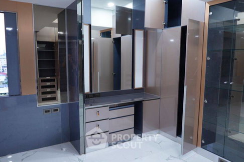 2-BR 122 Sqm For Sale Vivid Tower Condominium Near ARL Hua Mak (ID 2245599)
