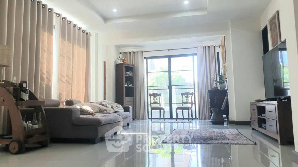 รูป บ้านเช่า 3 ห้องนอน Pet-Friendly ใกล้ Sanctuary Of Truth บางเสร่ สัตหีบ (ID 1415850) - รูปที่ 6/11