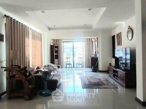 บ้าน 3 ห้องนอน 309 ตร.ม. สำหรับขาย ซานคทัวรีออฟทรูธ บางเสร่ สัตหีบ (ID 1415646)