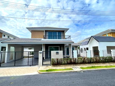 ขายบ้านเดี่ยว : UK07-009 🏡 ขายบ้านใหม่มือ 1 สไตล์พรีเมียม โครงการ ไลฟ์แอนด์ลิฟวิ่ง แกรนวัลเล่ย์ (เลี่ยงหนองมน-บางแสน)