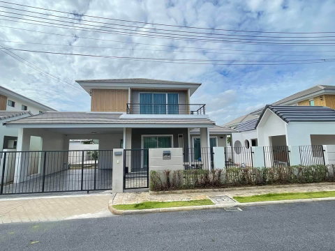 UK07-009 🏡 ขายบ้านใหม่มือ 1 สไตล์พรีเมียม โครงการ ไลฟ์แอนด์ลิฟวิ่ง แกรนวัลเล่ย์ (เลี่ยงหนองมน-บางแสน)