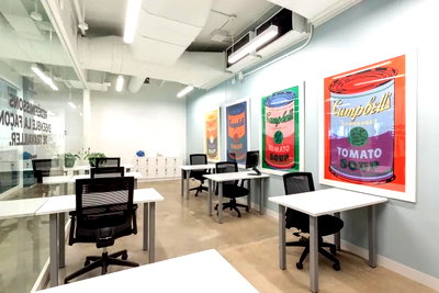 Office for rent : Flexible serviced offices for rent at Chamchuri Square, directly connected to Sam Yan MRT, right in the city center.