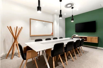 Office for rent : Serviced office for rent in the city center, located in the Ratchathewi area. Fully equipped with office furniture professional working environment.
